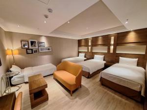 Green World Taipei Station