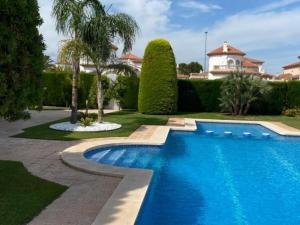 Villa espaciosa cerca de la playa con piscina privada - ES-393-2