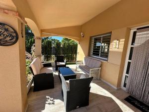 Villa con piscina privada y aire acondicionado en Miami Platja - ES-393-16