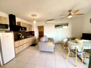 Bel Appart Climatisé à Mèze avec Parking - FR-1-604-58