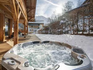 Chalet de Luxe: 13 pers, Jacuzzi, Animaux Admis - FR-1-663-60