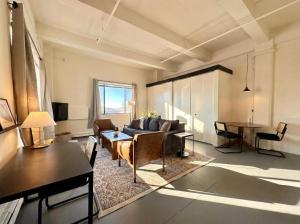 Westown Studio Apt Near Fiserv, Baird, and Theater District