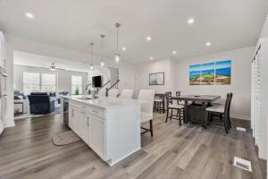 Course to Coast - Luxe 5 Bedroom w Golf Simulator