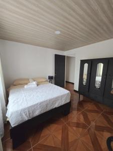 Spacious Accommodation with views of Chirripo and Parking