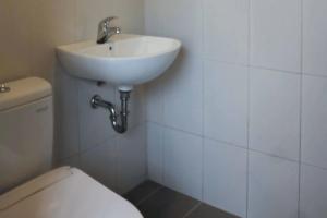 Sharons Residence by Yurooms