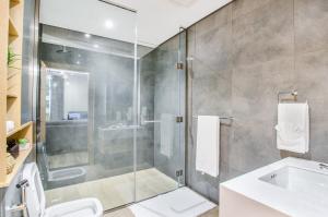 Free housekeeping visits during your stay - StayShort - Modern Studio at Sadaf 8 near JBR Walk Sleeps 4
