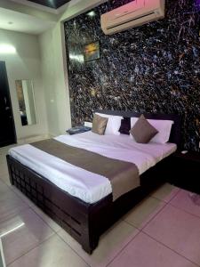 Hotel D S Villa