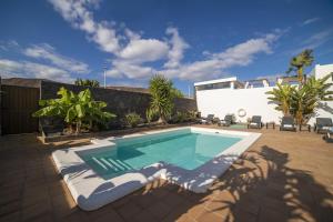 Excellent Playa Blanca Villa 4 Bedrooms Villa Mestana Modern Interiors