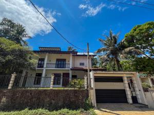 Authentic Modern Villa 10mn Walk to Hiriketiya Beach