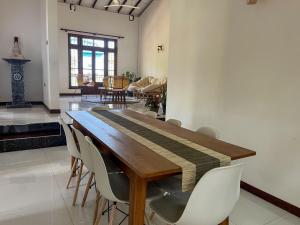Authentic Modern Villa 10mn Walk to Hiriketiya Beach