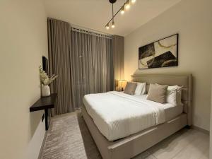 Sky High Premium 1BR with Stunning Views