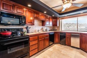 One Bedroom Riverfront Guest House with Dock