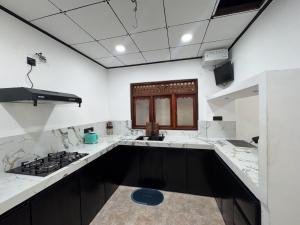 Thousand Sunny Villa