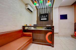 Super Collection O BHU Road Varanasi Formerly Hotel Swarna Banquet