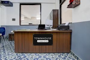 Super Townhouse Mundka Metro Station Delhi Formerly Hotel Hazel