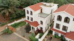 Casa Verdea 4-BHK Villa With Private Pool & Lift Near Popular Restaurants