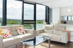 Upscale 3BR City Apartment Central CBD Living - Hosted by Canstay