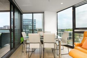 Upscale 3BR City Apartment Central CBD Living - Hosted by Canstay