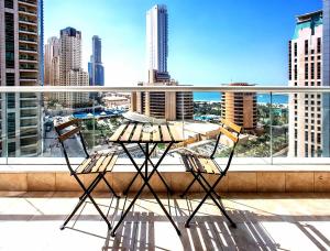 Penthouse with panoramic water-view Ultra-luxury