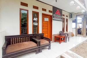 RedDoorz at Pantai Karangpapak