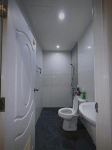 Your Big Private House 10 min to Central