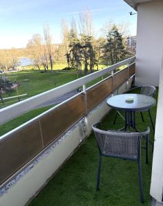 Jolie suite Bohème avec terrasse et vue sur le lac