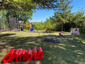 Gîte atypique 6-8 personnes avec piscine