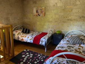 Gîte atypique 6-8 personnes avec piscine