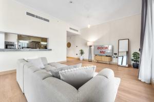 Free housekeeping visits during your stay - StayShort - 2 Bed in Downtown Dubai that Sleeps 4 with Burj Khalifa View