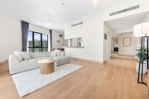 Free housekeeping visits during your stay - StayShort - 2 Bed in Downtown Dubai that Sleeps 4 with Burj Khalifa View