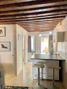 Independent Venice Studio with outdoor patio