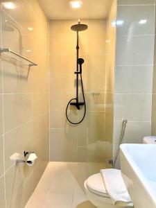 Uptown Parksuites - Elegant 2 Bedroom Unit with Balcony in BGC