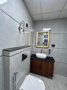 Bright and Cozy Hotel, Homestays, Studio apartment, Near Mall