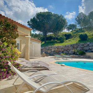 Entre Pins et Romarins