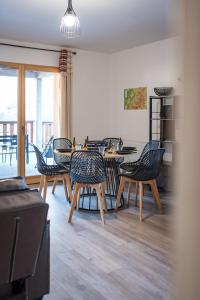 Refuge des Cimes Terrace & Mountain View