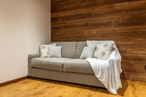 HelloCHALET - Front Row with balcony overlooking the Cretaz slopes