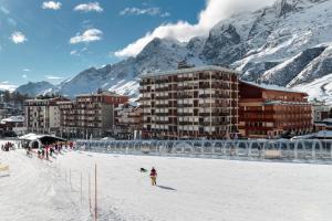 HelloCHALET - Front Row with balcony overlooking the Cretaz slopes