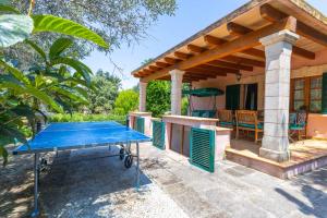 Sunny villa with private pool, AC and WIFI