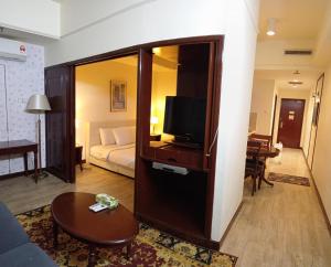 AMMOS SUITEs TIMES SQUARE
