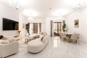 StayShort - Modern 4 Bed Apartment in JBR that Sleeps 8