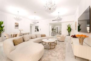 StayShort - Modern 4 Bed Apartment in JBR that Sleeps 8