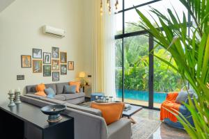 ELIVAAS PUro Sol 3-BHK Villa In a Gated Complex With Private Pool & Bathtub Near Popular Beaches