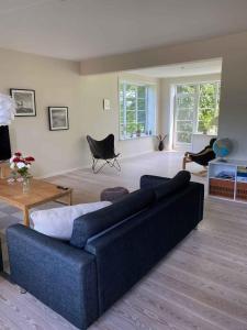 Spacious Country Home Near Forest And Border