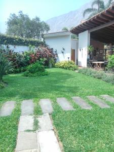 Nice country house with a swimming pool and large garden