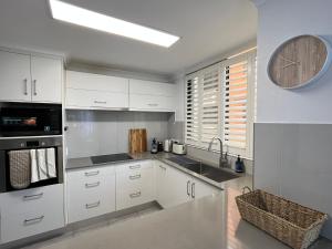 Sunrise on the Esplanade - Oceanfront Apartment