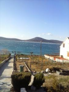 Apartments by the sea Sepurine, Prvic - 4238