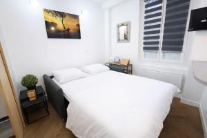 Le Petit Montmartre - 2 prs - Paris 18 - Métro 12