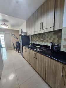 Shore Recidences Mall Of Asia Cullen