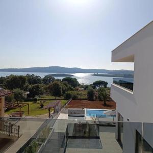 Villa Pergosa near Medulin for 8 persons with 38 m2 pool, sea view - only 200 meters from beach