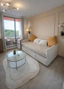 Studio cosy avec terrasse à deux pas de la plage !